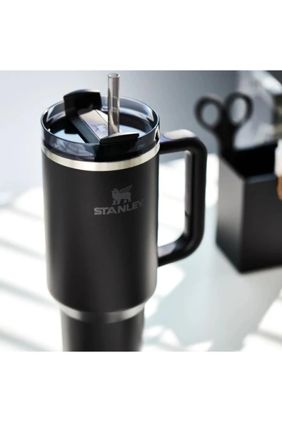 Stanley 10-11673-007 Quencher 1.18 Litre Pipetli Çelik Termos - Siyah - 5