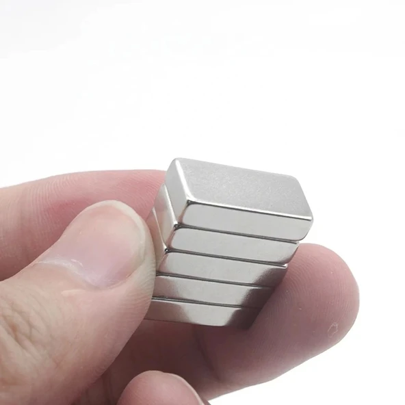N35 20x10x5 mm Neodyum Magnet Köşeli, Nikel Kaplamalı, Güçlü ve Dayanıklı Neodyum Mıknatıs - 4