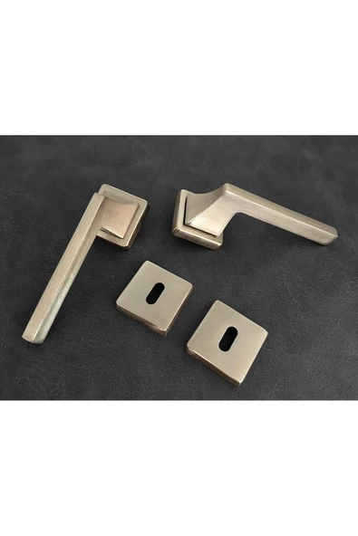 Karo Saten Kare Rozetli Oda Kapı Kolu 1 Takım Şık Ve Dayanıklı ürün görseli