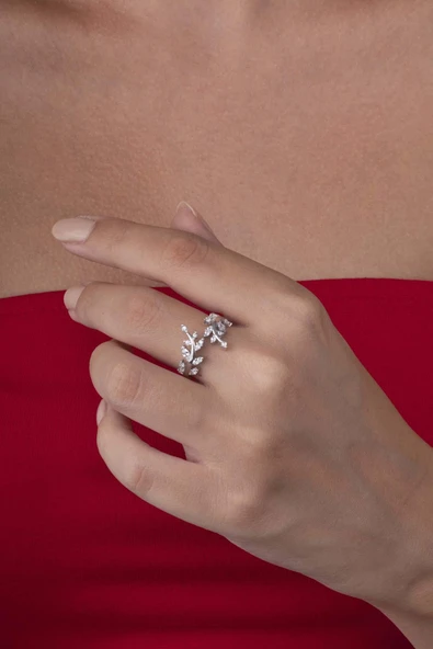 Gümüş Pazarım Defne Yaprağı Detaylı Kraliçe Tacı  Beyaz Altın Kaplama Ayarlanabilir Kadın Gümüş Yüzük