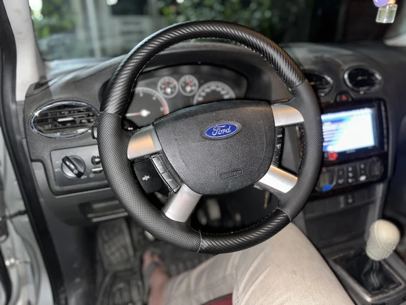 Focus 2.5 Araca Özgü Dikmeli Direksiyon Kılıfı Nokta Karbon Siyah İpli - Resim 3