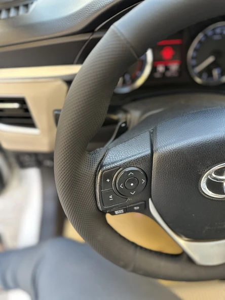 Toyota Corolla 2013-2018 Araca Özgü Dikmeli Direksiyon Kılıfı Nokta Düz Siyah İpli - Resim 4