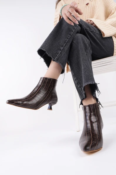 Muggo ÇAÇA Kroko Desenli Sivri Burun İnce Topuklu Fermuarlı Kadın Bot - 2