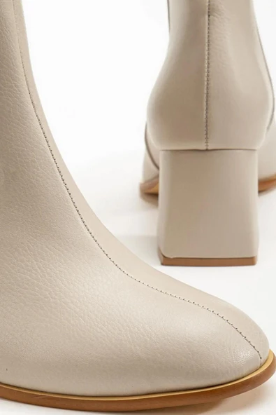 Kadın Marta Bej Cilt Kalın Topuklu Yumurta  Burun Fermuarlı Bot - 3