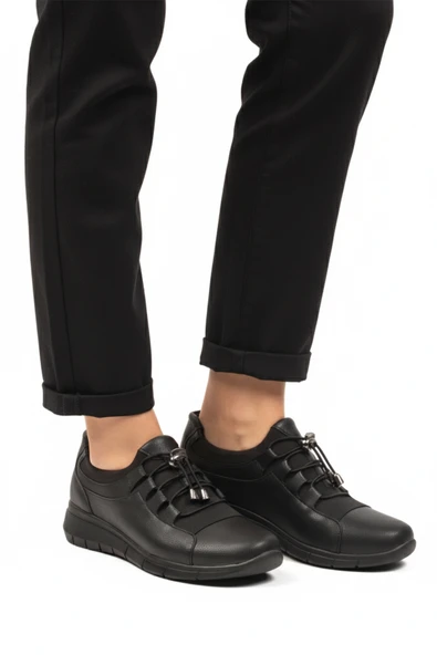 Aspor Siyah Lastik Bağcıklı Kadın Casual Ayakkabı ürün görseli