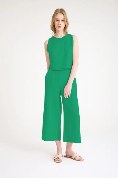 Yazlık Sırt Detaylı Kolsuz Üst Yüksek Bel Kapri Pantolon Yeşil İkili Keten Takım - 2