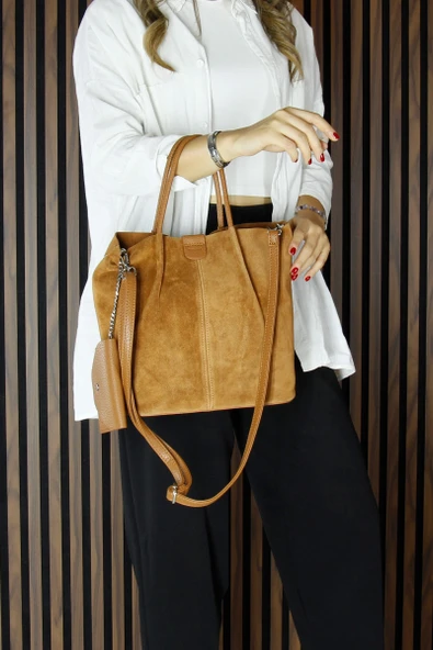 Erkan Saçmacı Taba Hakiki Dana Süet Manyetik Kapaklı Fermuarlı Çift İç Cepli Ayarlanabilir Askılı Günlük Büyük Boy Omuz Çantası ve Cüzdanı - 5