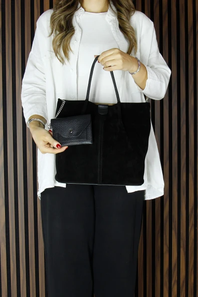 Erkan Saçmacı Siyah Hakiki Dana Süet Manyetik Kapaklı Fermuarlı Çift İç Cepli Ayarlanabilir Askılı Günlük Büyük Boy Omuz Çantası ve Cüzdanı