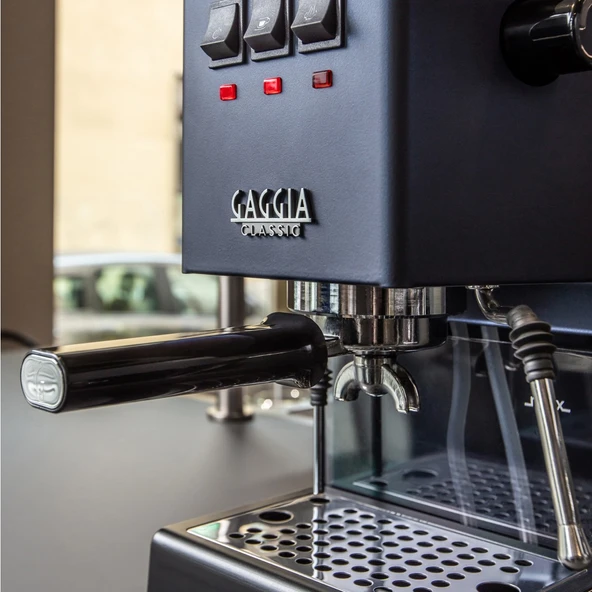 Gaggia New Classic E24 Mavi Espresso Makinesi - 7