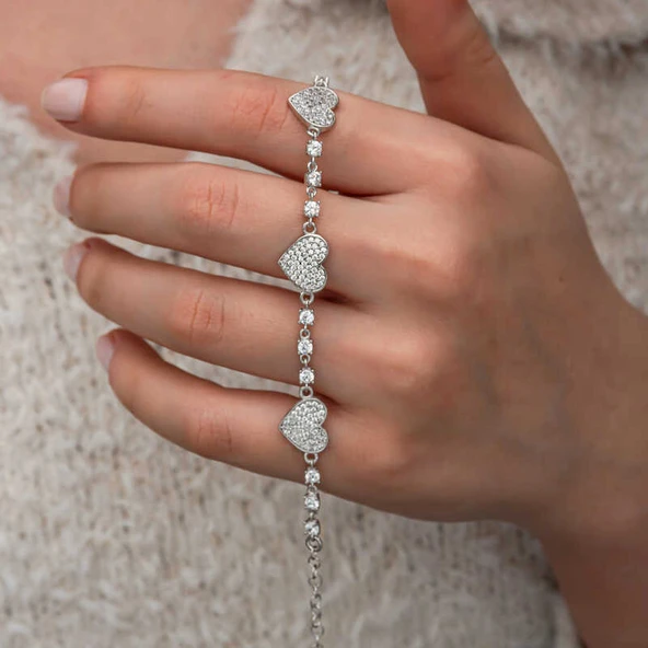 Gümüş Zirkon Taşlı Sıralı Kalp Kadın Bileklik