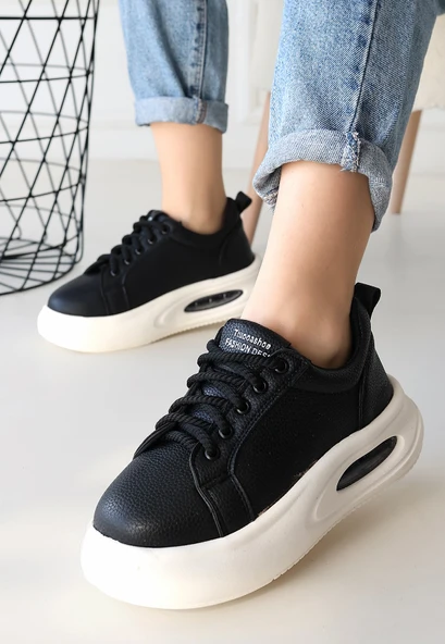 Chris Siyah Cilt Bağcıklı Spor Ayakkabı ürün görseli