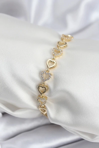 Pirinç VIP Seri Gold Renk Sıralı Kalp Model Kadın Bileklik ürün görseli