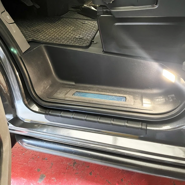 Volkswagen T7 2022- Yılı ve Sonrası Uyumlu Kapı Eşiği 2 Parça - 8