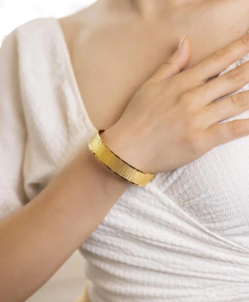 Yiğitbaşı Gold 22 Ayar İşçiliksiz Ağaç Kabuğu 15mm Şarnel Bilezik 3214