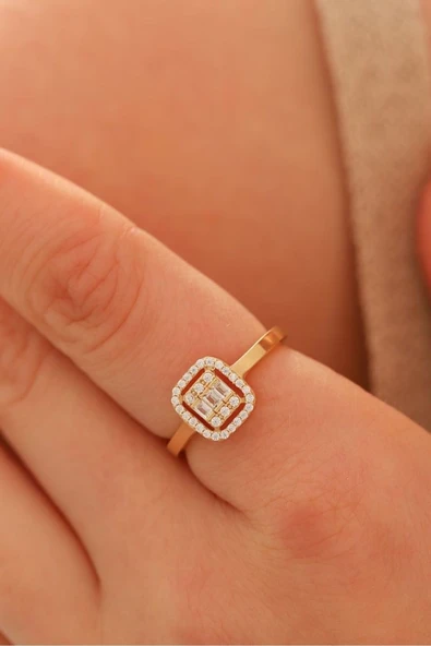 Hasırcı Grup Imitasyon Pırlanta Modeli Baget Yüzük ürün görseli