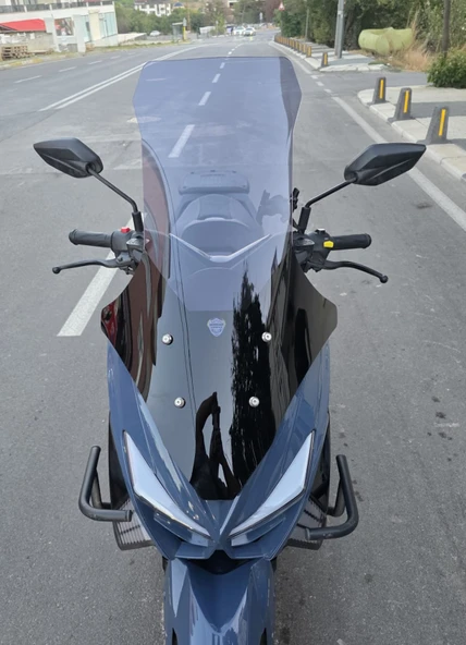 MOTOCAM Küba Newcity 125 Siperlik Ön Cam 2023-2025 Model 78cm Füme Renkli 4mm UZUN VE GENİŞ ürün görseli