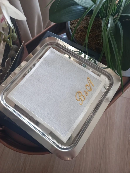 Kişiye özel harf işlemeli nişan tepsi peçetesi