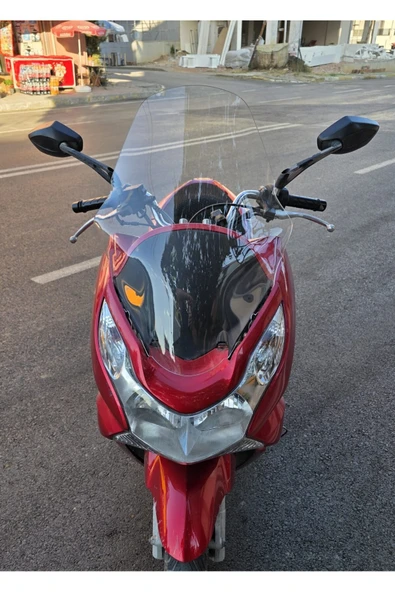 MOTOCAM Honda PCX Siperlik Ön Cam 2011-2013 Model 59cm Şeffaf Renkli ORTA BOYLU CAM ürün görseli