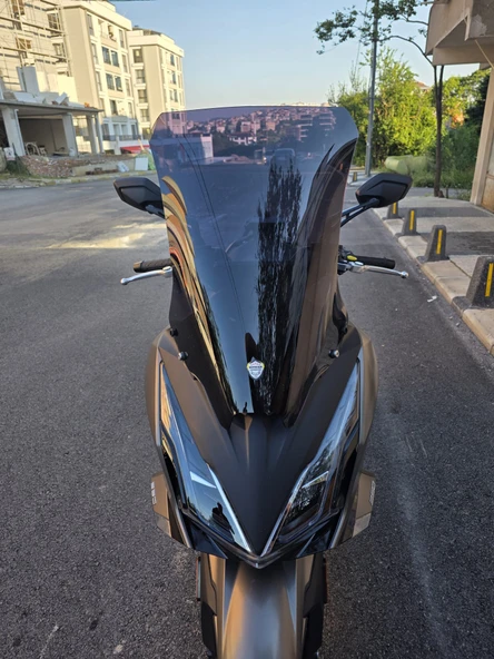 MOTOCAM Kymco Downtown GT 350 Siperlik Ön Cam 2025 Model 62cm Siyah Renkli 4mm ürün görseli