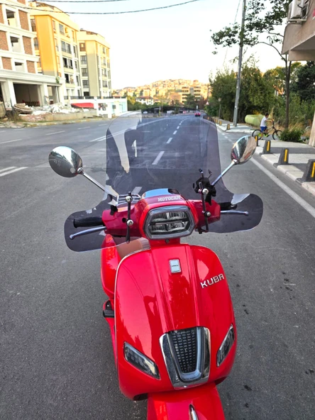 MOTOCAM Küba Grace 50 125 Ön Cam 2023-2025 Model 37cm Füme Renkli Elcikli APARATSIZDIR - Resim 2