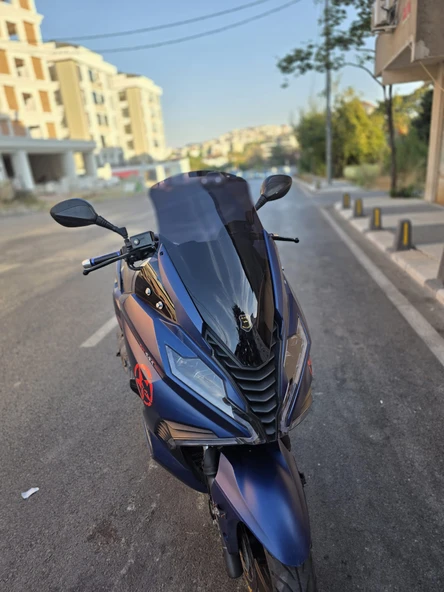 MOTOCAM Arora GT 125 250 Siperlik Ön Cam 2023-2025 Model 65cm Siyah Renkli 4mm ORİJİNAL BOYLU - 3