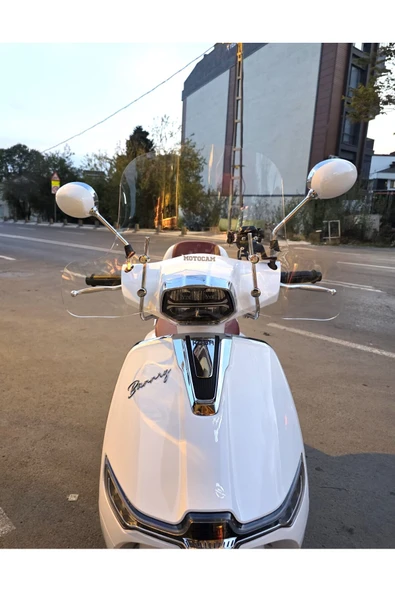 MOTOCAM Küba Bannry Siperlik Ön Cam 2024-2025 Model 39cm Şeffaf Renkli 4mm ELCİKLİ APARATSIZDIR ürün görseli