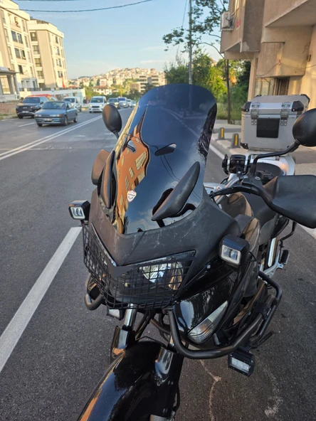 MOTOCAM Honda Varadero Mk.2 Mk.3 Siperlik Ön Cam 2004-2011 Model 48cm Siyah Renkli 4mm - Resim 3