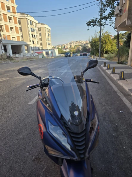 MOTOCAM Arora GT 125 250 Siperlik Ön Cam 2023-2025 Model 65cm Şeffaf Renkli 4mm ORİJİNAL BOYLU - Resim 2