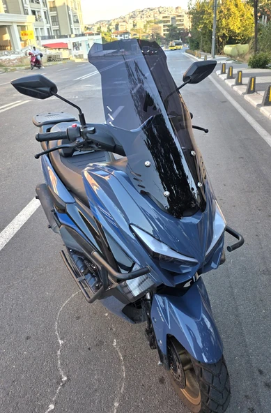 MOTOCAM Küba Newcity 125 Siperlik Ön Cam 2023-2025 Model 65cm Siyah Renkli 4mm ORTA BOYLU - Resim 2