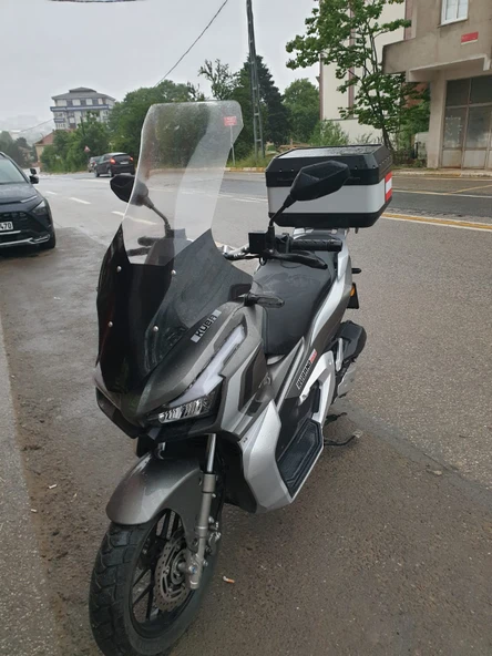 MOTOCAM Küba Rubano 150 Siperlik Ön Cam 2023-2025 Model 78cm Şeffaf Renkli 4mm UZUN CAM - Resim 3