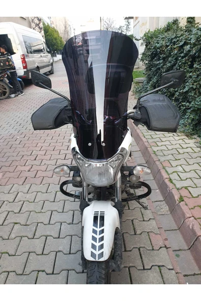 MOTOCAM Bajaj V15 Siperlik Ön Cam 2017-2018 Model 57cm Siyah Renkli 4mm ürün görseli