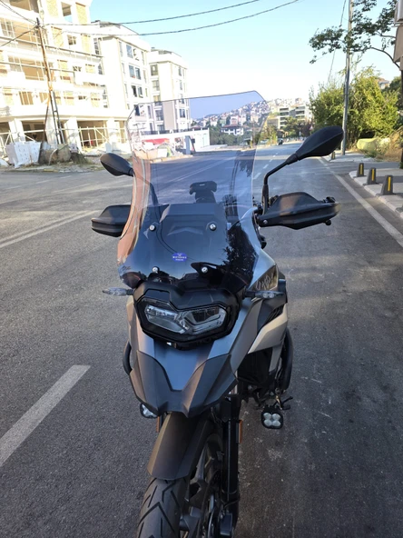 MOTOCAM Bmw F750 GS Siperlik Ön Cam 2018-2023 Model 57cm Füme Renkli 4mm UZUN CAM - Resim 3