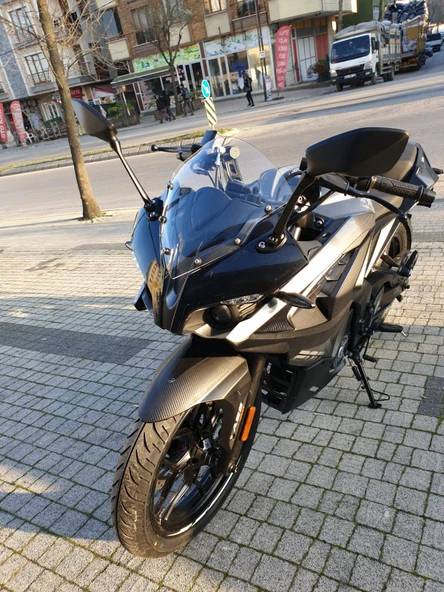 MOTOCAM Bajaj Pulsar RS 200 Siperlik Ön Cam 2015-2025 Model 33cm Şeffaf Renkli 4mm KISA SPOR CAM - Resim 3