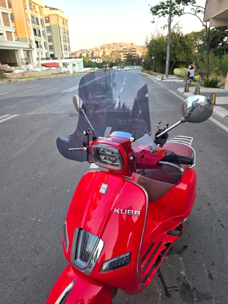 MOTOCAM Küba Grace 50 125 Ön Cam 2023-2025 Model 37cm Füme Renkli Elcikli APARATSIZDIR - Resim 3