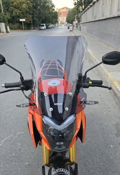 MOTOCAM Arora ARS 200 Siperlik Ön Cam 2022-2025 Model 46cm Füme Renkli 4mm - 1