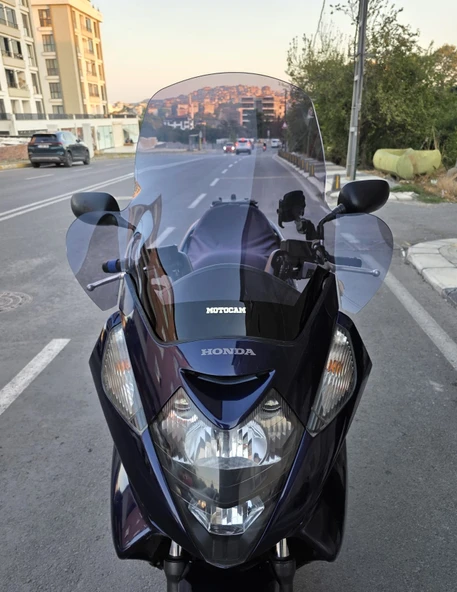 MOTOCAM Honda Silverwing FJS 400 Ön Cam 2001-2012 Model 68cm Füme Renkli 4mm ELCİKLİ ürün görseli