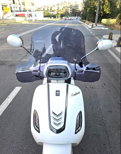 MOTOCAM Arora Safari 50-125 Siperlik Ön Cam 2021-2025 Model 37cm Füme Renkli 4mm APARATSIZDIR ürün görseli