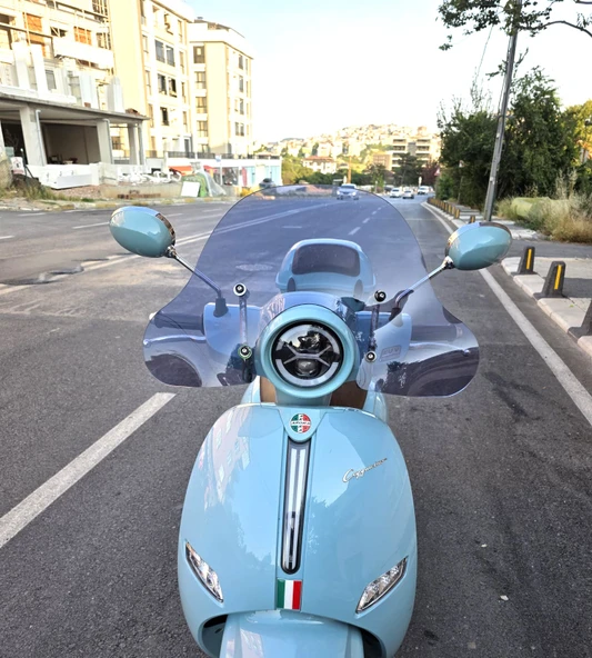 MOTOCAM Arora Cappucino Siperlik Ön Cam 2003-2025 Model 39cm Füme Renkli 4mm APARATSIZDIR