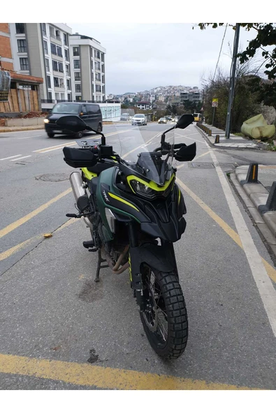 MOTOCAM Benelli TRK 702 X Siperlik Ön Cam 2025 Model 51cm Şeffaf Renkli 4mm 1. TASARIM - Resim 2