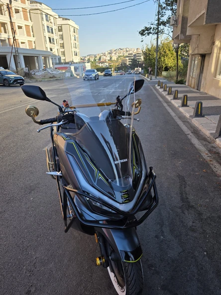 MOTOCAM Honda PCX Siperlik Ön Cam 2025 Model 66cm Şeffaf Renkli 4mm - Resim 2