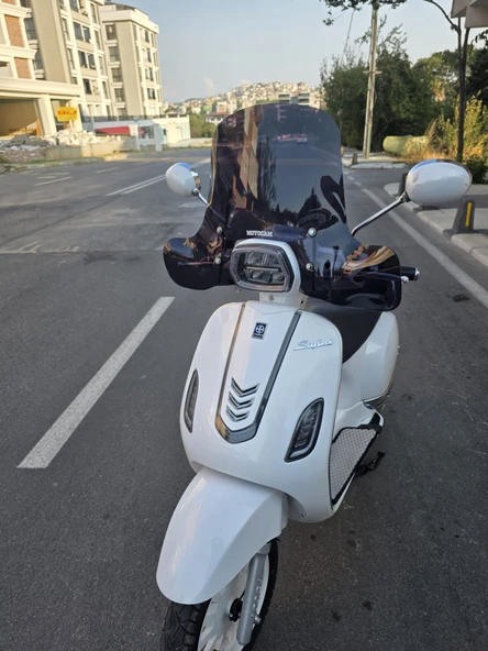 MOTOCAM Arora Safari 50-125 Siperlik Ön Cam 2021-2025 Model 37cm Siyah Renkli 4mm APARATSIZDIR - Resim 3