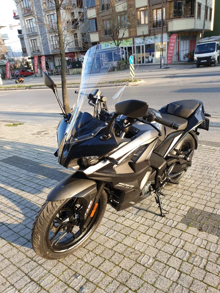 MOTOCAM Bajaj Pulsar RS 200 Siperlik Ön Cam 2015-2025 Model 56cm Şeffaf Renkli 4mm UZUN CAM - Resim 3