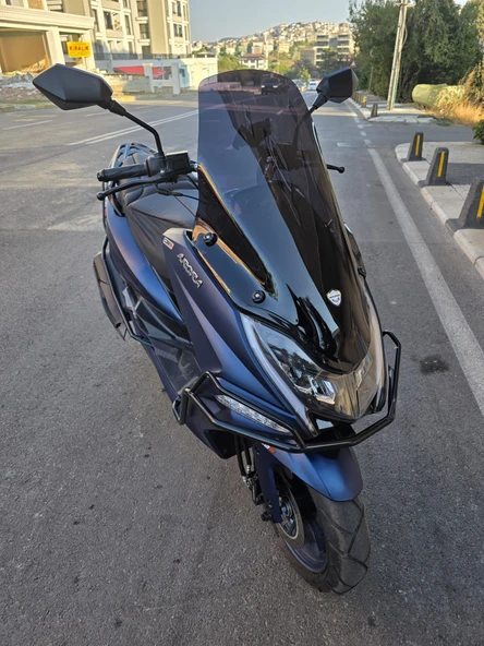 MOTOCAM Arora Safari PRO Siperlik Ön Cam 2023-2025 Model 70cm Siyah Renkli 4mm ORİJİNAL BOYLU - Resim 2