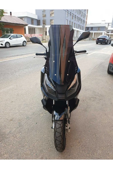 MOTOCAM Kanuni Seha Siperlik Ön Cam 2022-2025 Model 65cm Siyah Renkli 4mm ORTA BOYLU CAM ürün görseli