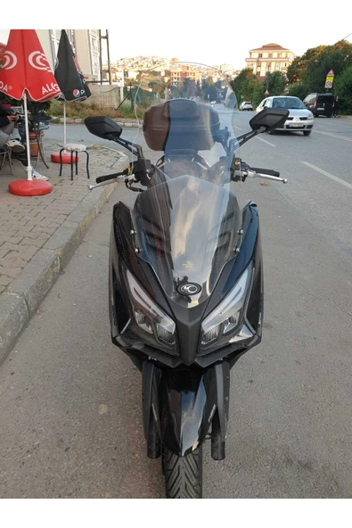 MOTOCAM Kymco Xtown 250 İ Siperlik Ön Cam 2020-2025 Model 83cm Şeffaf Renkli 4mm UZUN CAM ürün görseli