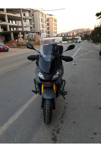 MOTOCAM Peugeot XP 400 Siperlik Ön Cam 2023-2025 Model 55cm Şeffaf Renkli 4mm KISA SPOR CAM ürün görseli