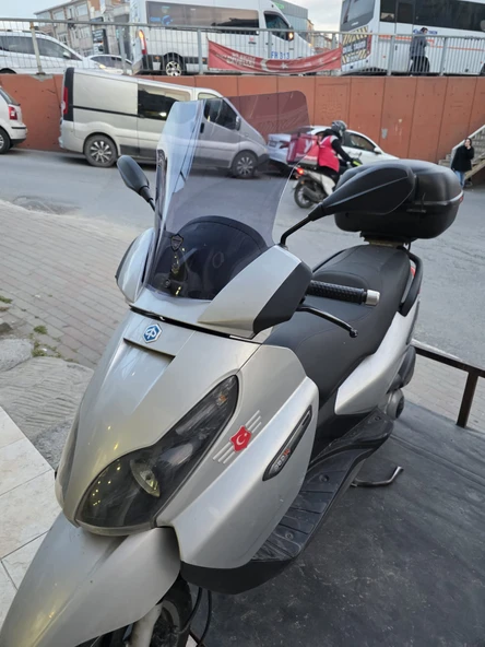 MOTOCAM Piaggio X7 Siperlik Ön Cam 2007-2012 Model 43cm Füme Renkli 4mm - Resim 3