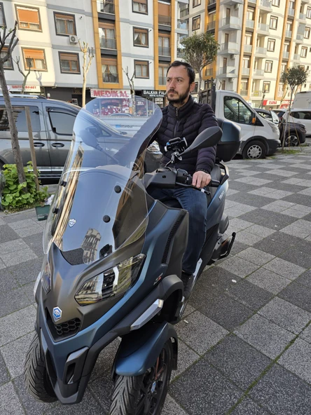 MOTOCAM Piaggio MP3 530 Siperlik Ön Cam 2023-2025 Model 72cm Şeffaf Renkli 4mm UZUN CAM - Resim 3