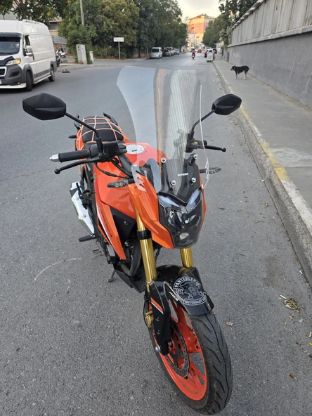 MOTOCAM Arora ARS 200 Siperlik Ön Cam 2022-2025 Model 46cm Şeffaf Renkli 4mm - Resim 2