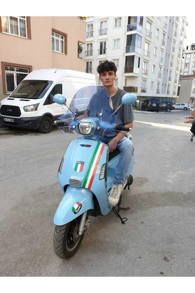 MOTOCAM RKS Bitter Siperlik Ön Cam 2022-2025 Model 43cm Füme Renkli 4mm Elcikli APARATSIZDIR ürün görseli